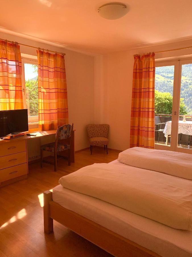 Garni Rika Bed & Breakfast Parcines Eksteriør bilde