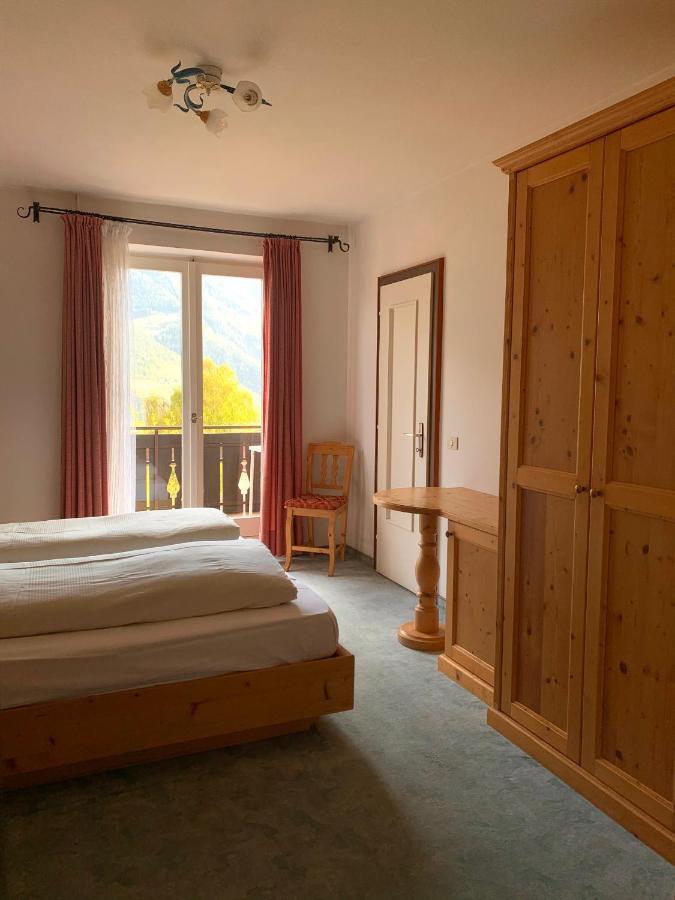 Garni Rika Bed & Breakfast Parcines Eksteriør bilde